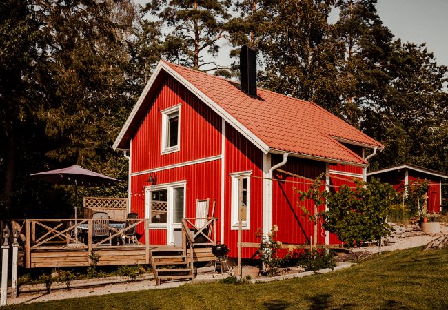 Stuga i Mellerud - Året-runt stuga vid sjön i Mellerud Dalsland