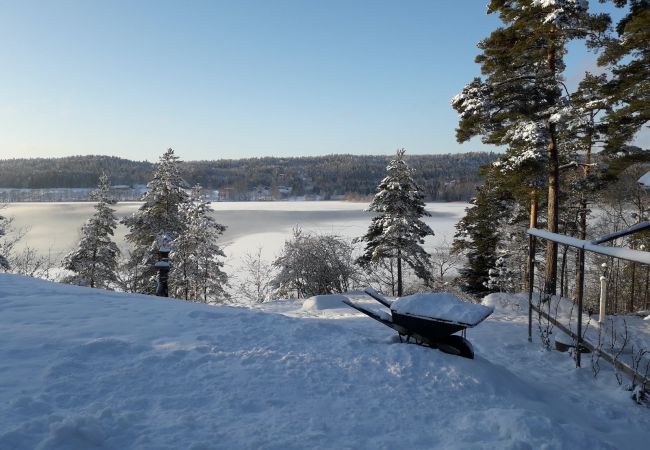 Stuga i Mellerud - Året-runt stuga vid sjön i Mellerud Dalsland