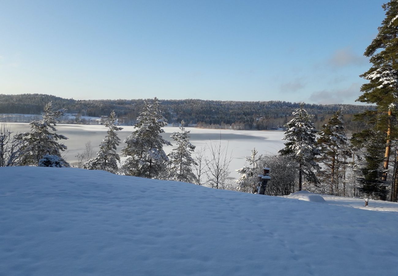 Stuga i Mellerud - Året-runt stuga vid sjön i Mellerud Dalsland