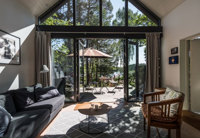 Stuga i Värmdö - 50m från havet ute på Värmdö i Stockholms Skärgård Stuga i Värmdö - 50m från havet ute på Värmdö i Stockholms Skärgård