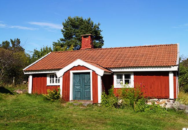 Stuga i Sankt Anna - Ett paradis för naturälskare, badare, fiskare och kanotister