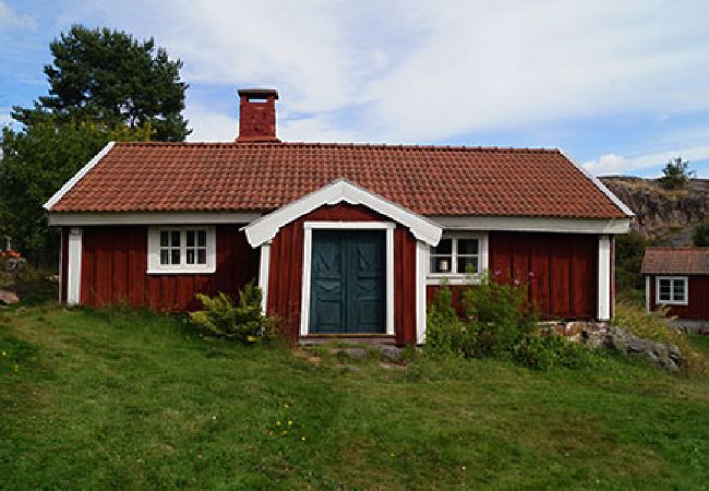 Stuga i Sankt Anna - Ett paradis för naturälskare, badare, fiskare och kanotister Stuga i Sankt Anna - Ett paradis för naturälskare, badare, fiskare och kanotister
