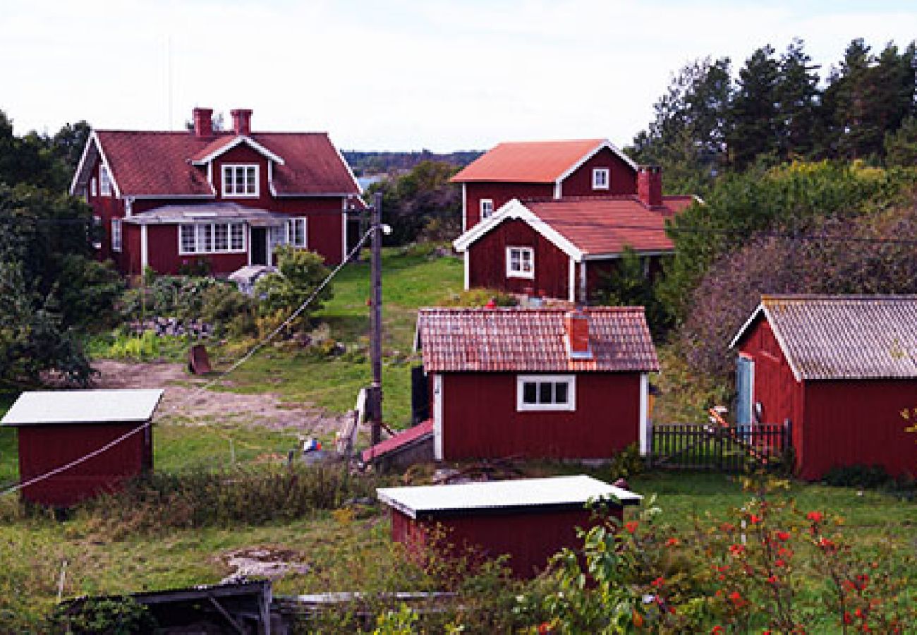Stuga i Sankt Anna - Ett paradis för naturälskare, badare, fiskare och kanotister