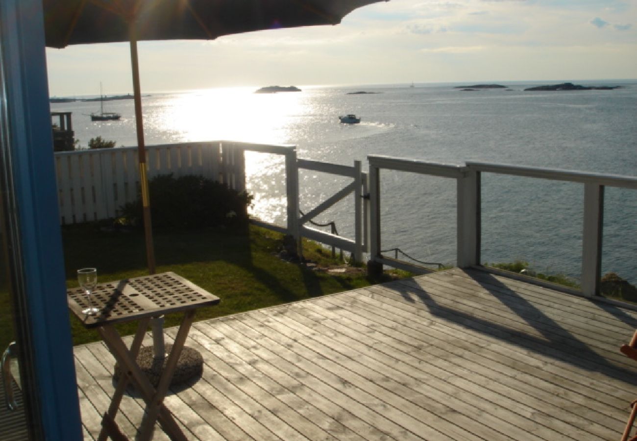 Stuga i Klädesholmen - Med havet som granne