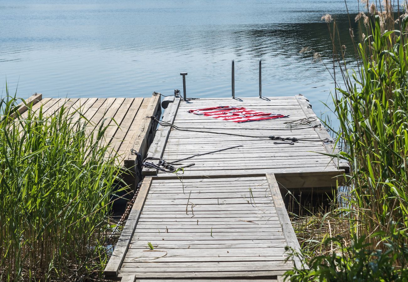 Stuga i Värmdö - Semester i Stockholms skärgård 20 meter från havet