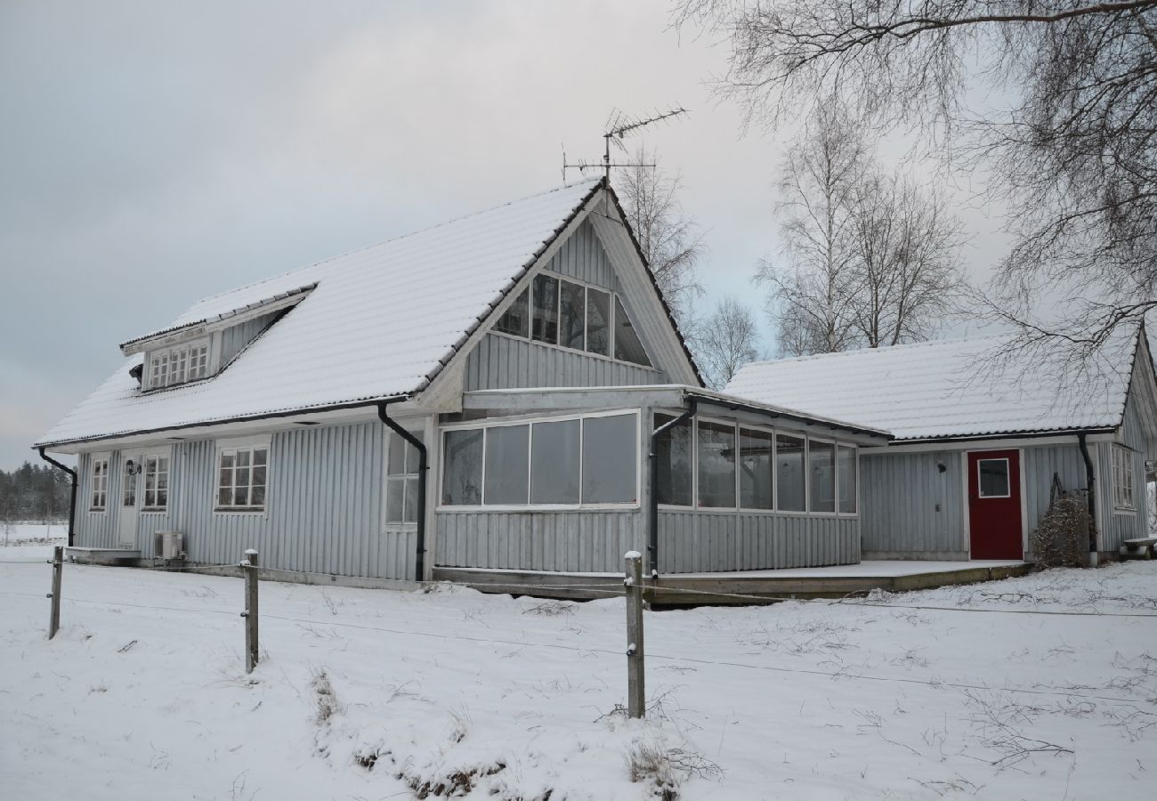Stuga i Månsarp - Stilfullt inredda fritidshus på landet söder om Jönköping