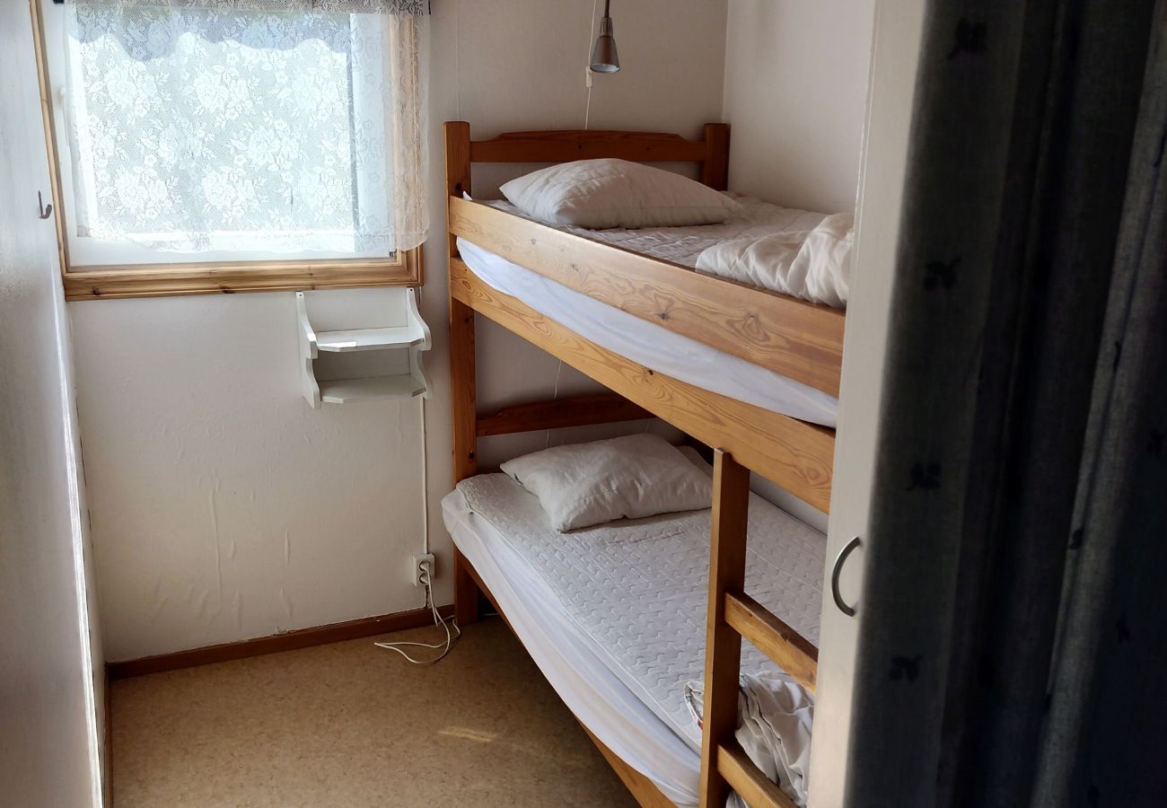 Stuga i Köpingsvik - Mysigt fritidshus i en liten stugby på Öland