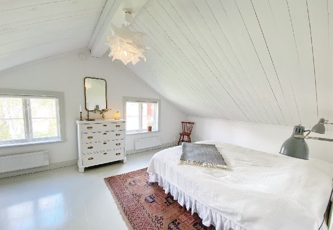 Stuga i Gnesta - Fantastiskt semesterhus direkt vid Nyckelsjön Stuga i Gnesta - Fantastiskt semesterhus direkt vid Nyckelsjön
