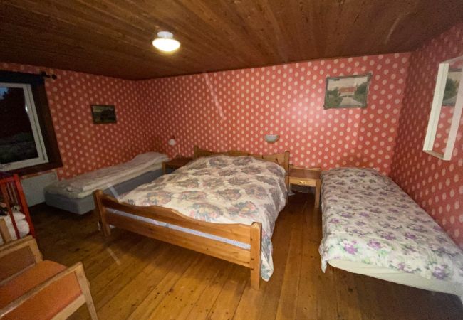 Stuga i Lenhovda - Fritidshus med båt mitt i Glasriket Stuga i Lenhovda - Fritidshus med båt mitt i Glasriket