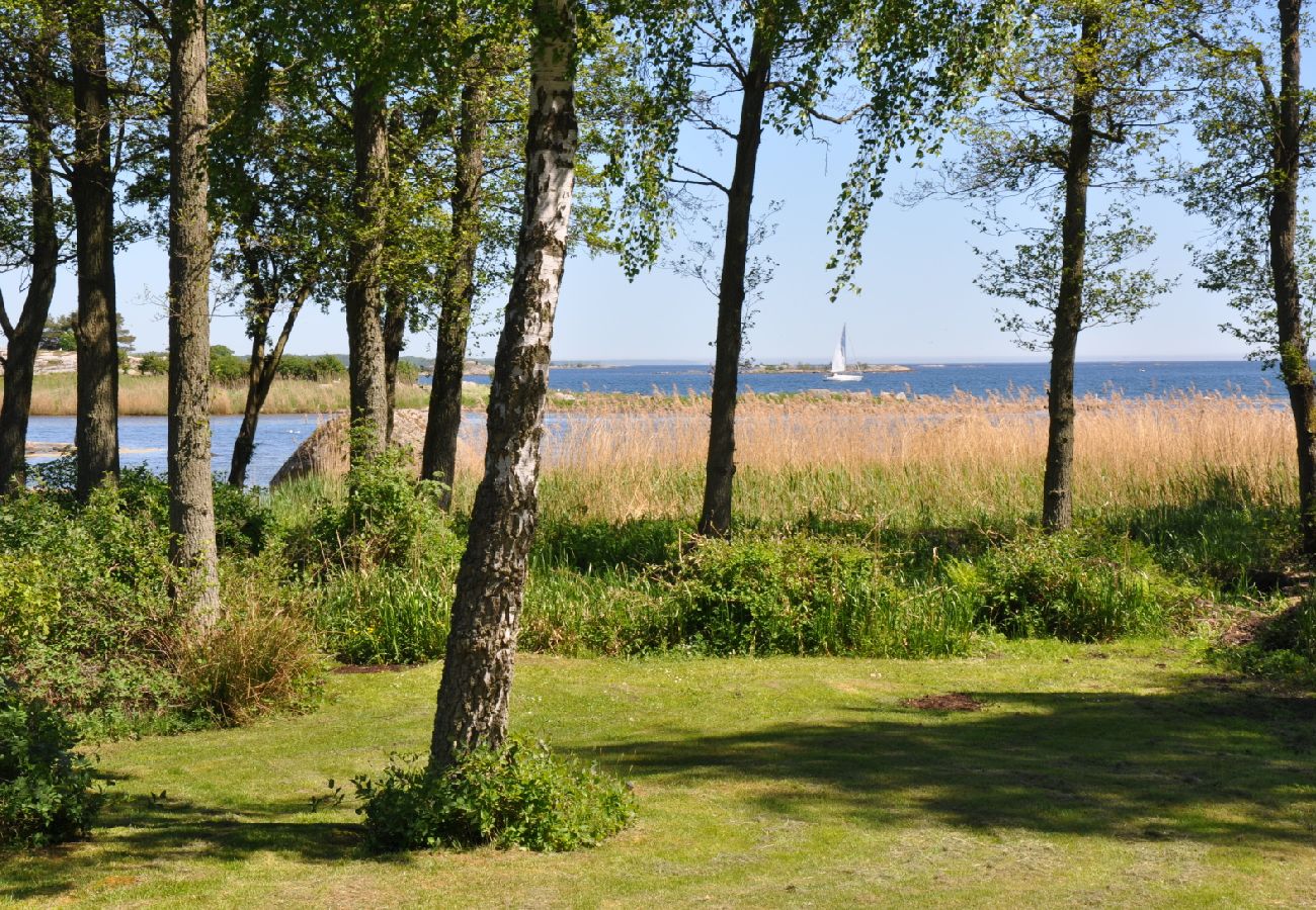 Stuga i Sölvesborg - Fritidshus-pärla med Östersjön framför dörren