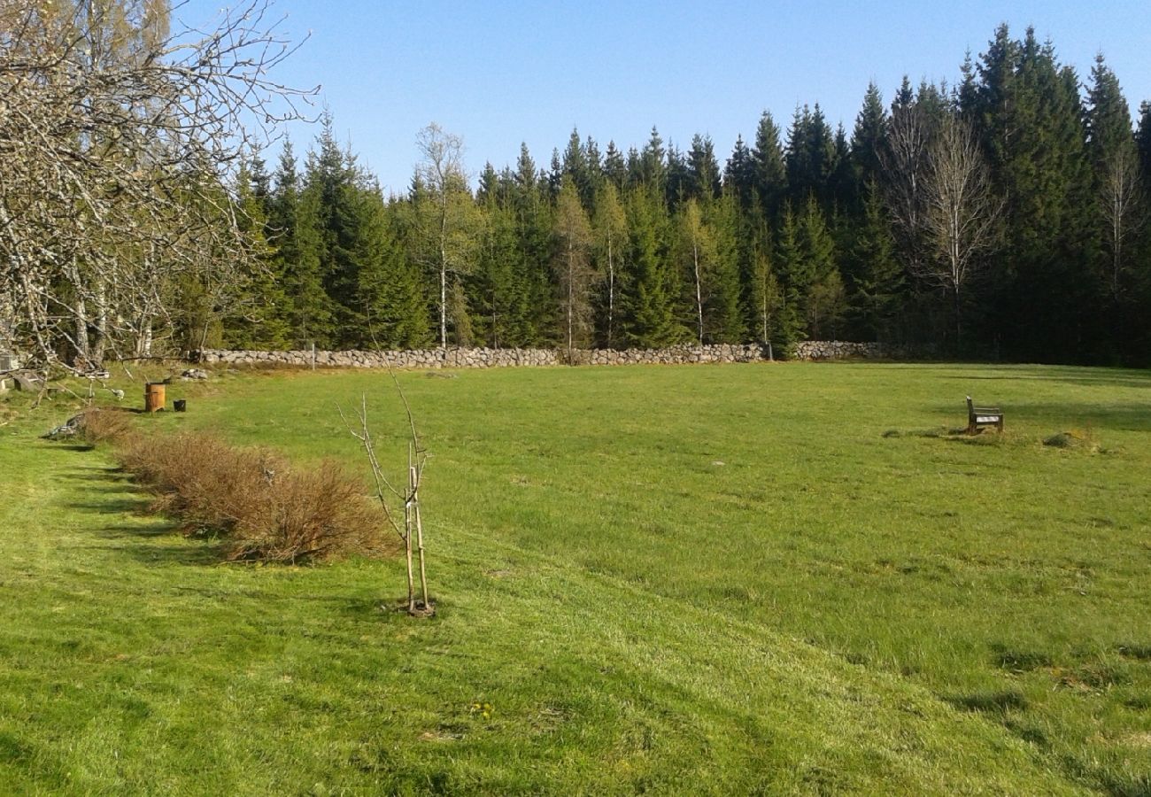 Stuga i Långasjö - Skogsgård Sibbahultsmåla