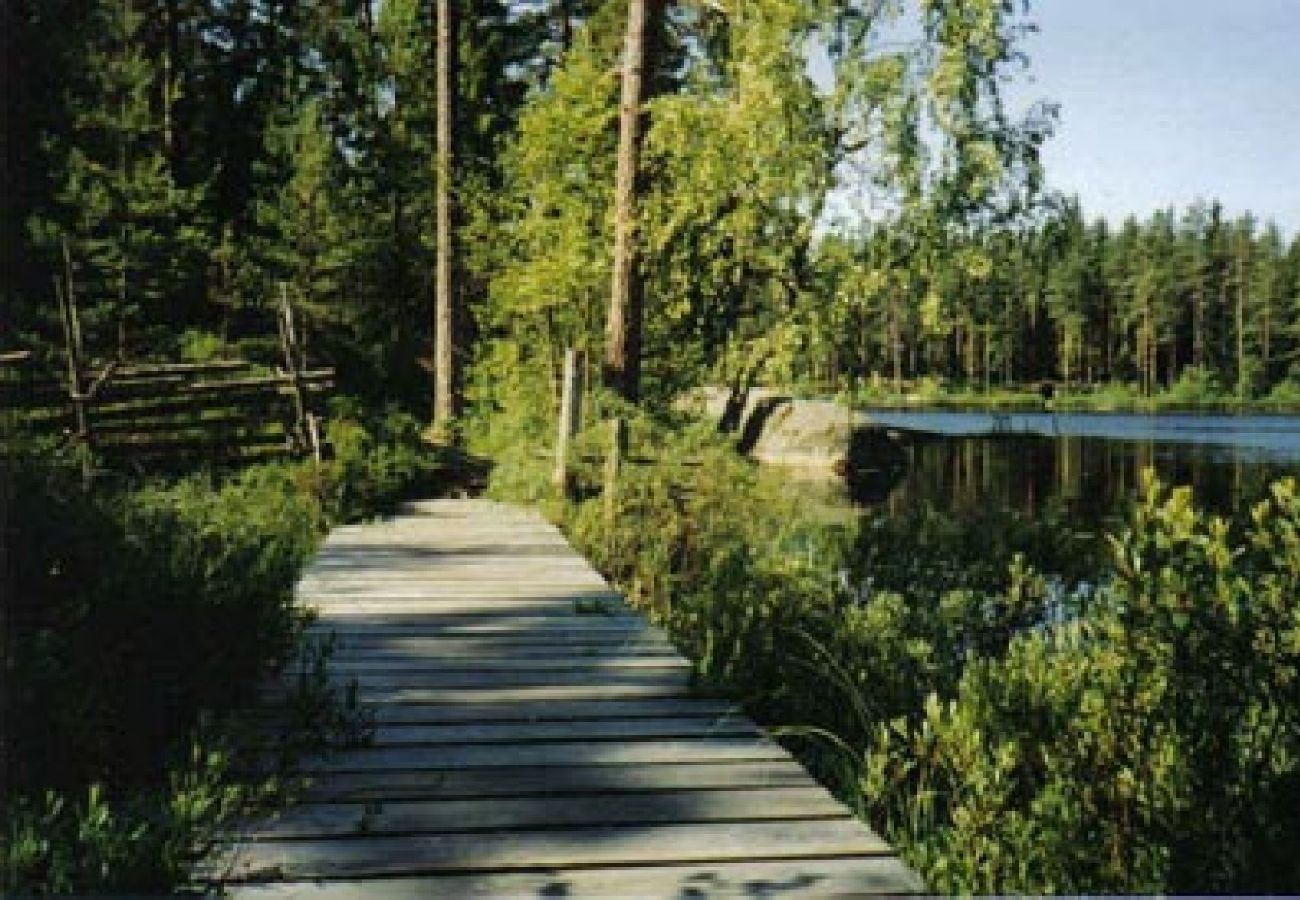 Stuga i Älmeboda - Stuga mitt i smålands skogar