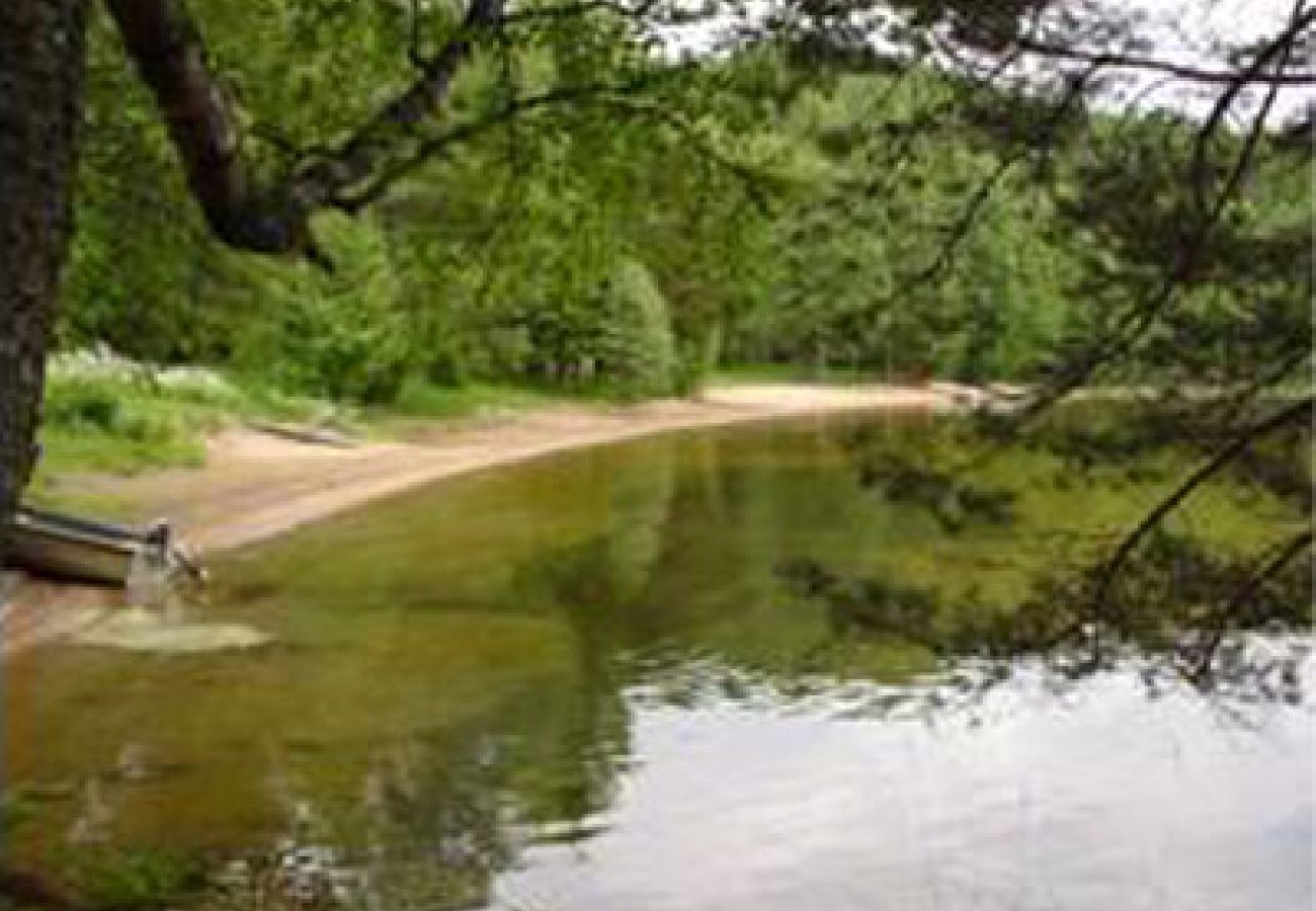 Stuga i Årjäng - Vildmarks- och fiskesemester vid sjön med båt & bastu i vackra Värmland