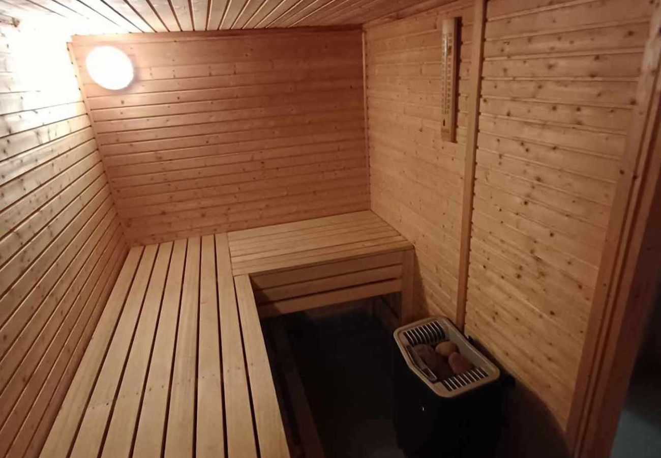 Stuga i Årjäng - Vildmarks- och fiskesemester vid sjön med båt & bastu i vackra Värmland