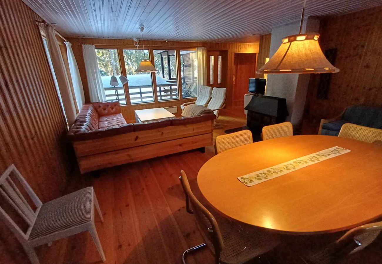 Stuga i Årjäng - Vildmarks- och fiskesemester vid sjön med båt & bastu i vackra Värmland