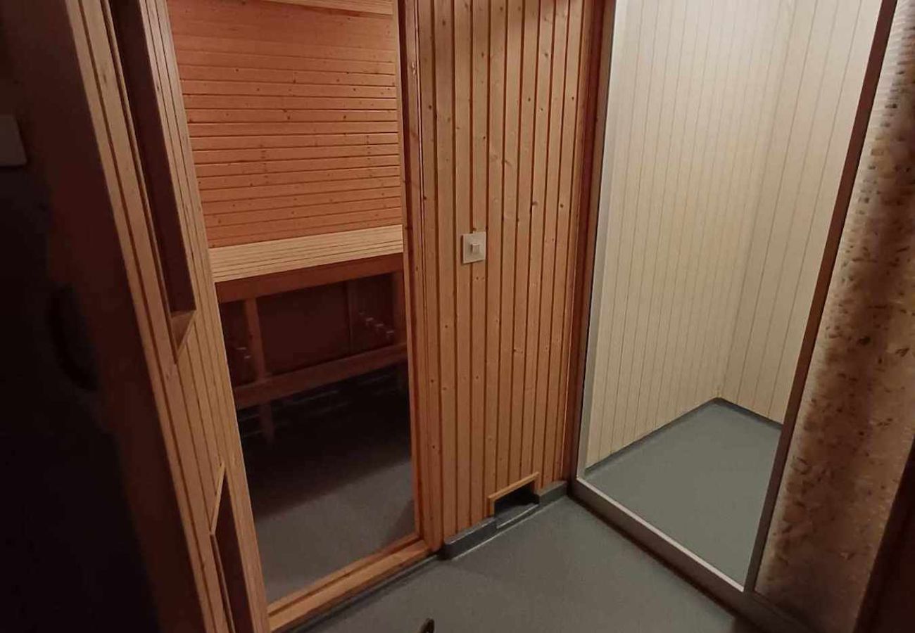 Stuga i Årjäng - Vildmarks- och fiskesemester vid sjön med båt & bastu i vackra Värmland