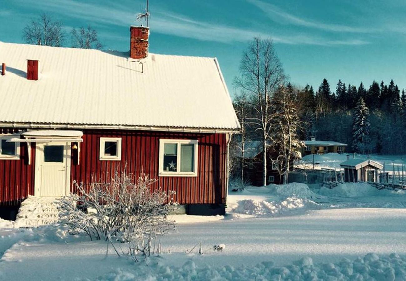 Stuga i Sunnansjö - Stuga 10 minuter från Säfsens skidområde