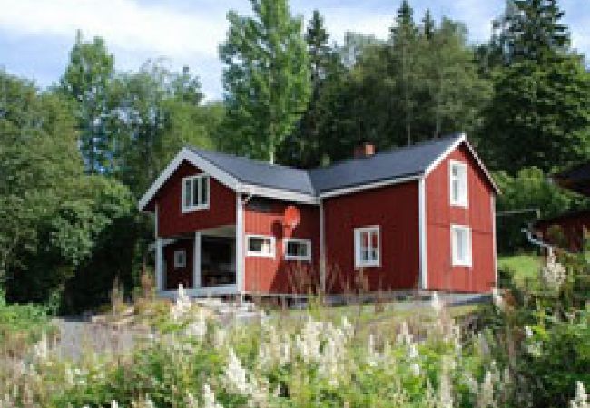 Stuga i Nordmarkshyttan - Semester i Värmlands härliga natur 