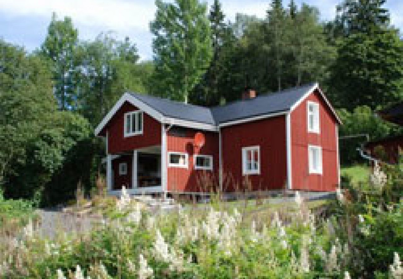 Stuga i Nordmarkshyttan - Semester i Värmlands härliga natur 