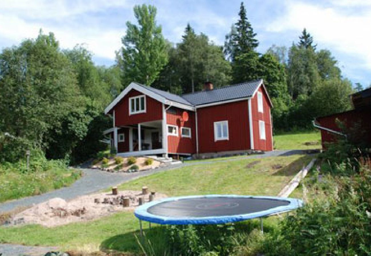 Stuga i Nordmarkshyttan - Semester i Värmlands härliga natur 