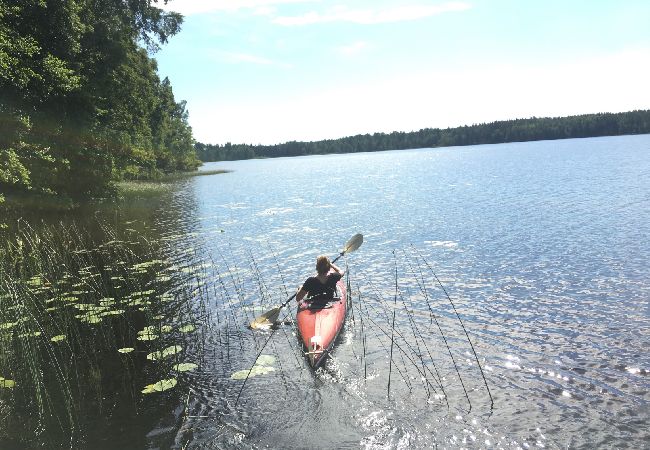 Stuga i Järlåsa - Semester i Uppland med båt nära Siggeforasjön Stuga i Järlåsa - Semester i Uppland med båt nära Siggeforasjön