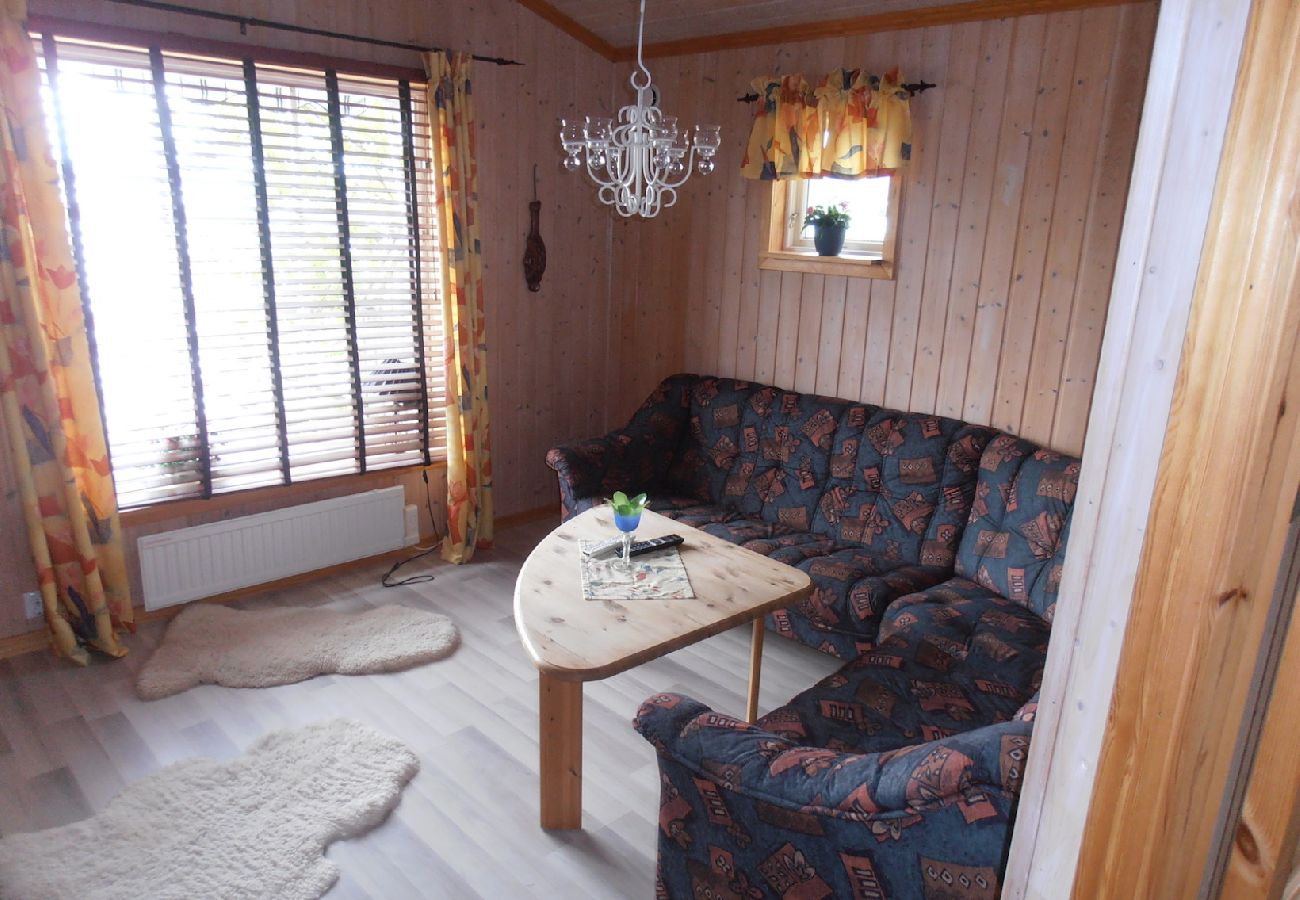 Stuga i Örby - Modern stuga med fantastiskt strandläge!