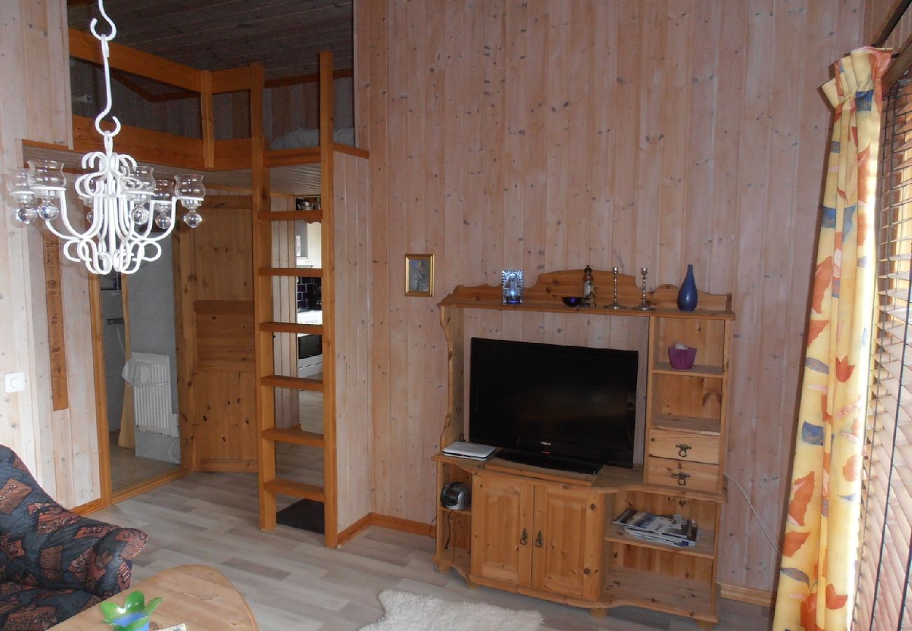 Stuga i Örby - Modern stuga med fantastiskt strandläge!
