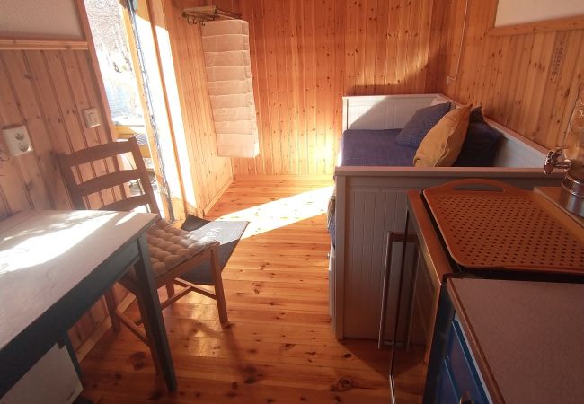 Stuga i Kopparberg - Ministuga vid en damm i Bergslagen Stuga i Kopparberg - Ministuga vid en damm i Bergslagen