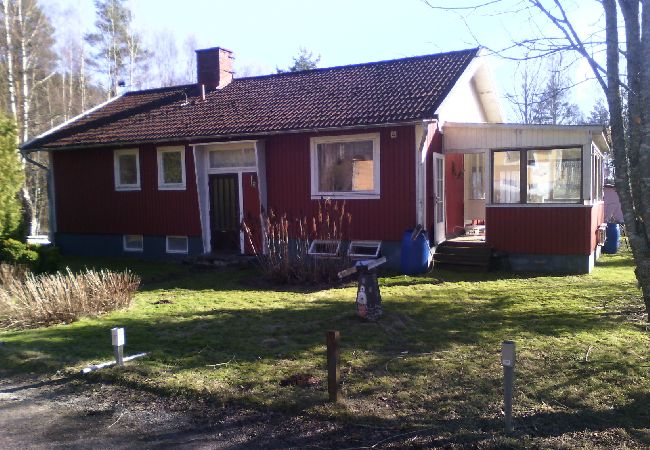 Stuga i Korsberga - Fritidshus i Småland nära sjön med båt