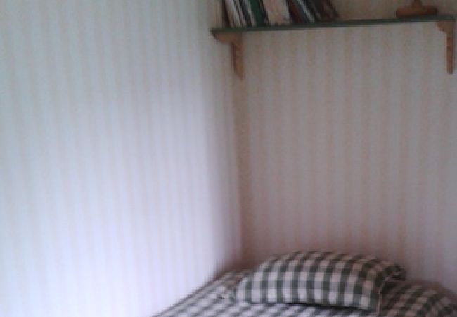 Stuga i Motala - Fint modernt fritidshus vid Vättern med tre sovrum Stuga i Motala - Fint modernt fritidshus vid Vättern med tre sovrum