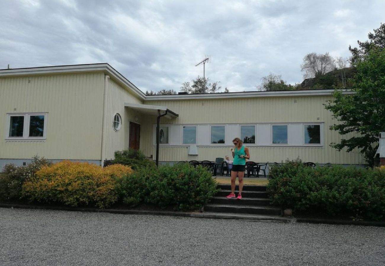 Stuga i Uddevalla - Stort fritidshus eller företagsboende vid Gullmarsfjorden på västkusten