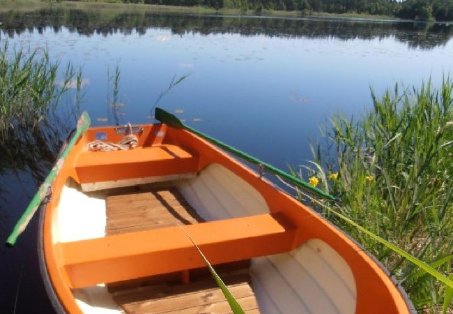 Stuga i Björklinge - Stuga direkt vid sjön Stuga i Björklinge - Stuga direkt vid sjön