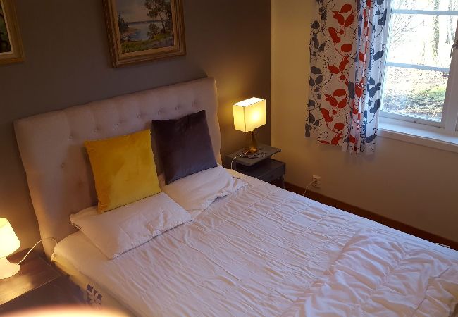 Stuga i Björklinge - Stuga direkt vid sjön Stuga i Björklinge - Stuga direkt vid sjön