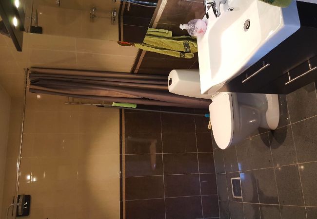 Stuga i Björklinge - Stuga direkt vid sjön Stuga i Björklinge - Stuga direkt vid sjön