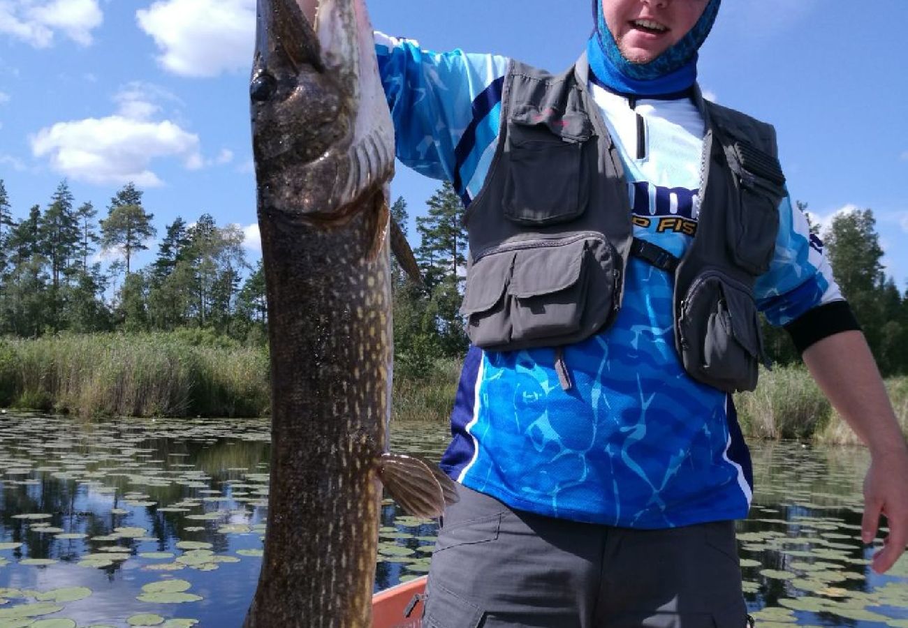 Stuga i Björklinge - Stuga direkt vid sjön