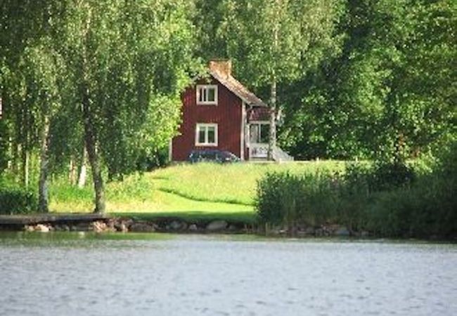 Stuga i Eksjö - Mysig stuga bara 100 meter från sjön 