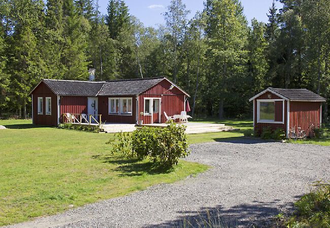 Stuga i Annerstad - Semesterhus precis vid sjön Kösen