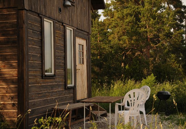 Stuga i Visby - Eremitstuga med plats för 2 morgonsol dyrkare Stuga i Visby - Eremitstuga med plats för 2 morgonsol dyrkare