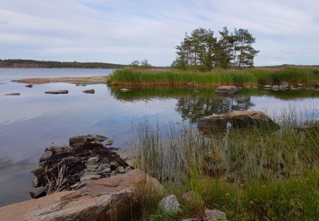 Stuga i Valdemarsvik - Skärgårdsstuga vid Östersjön med delvis havsutsikt Stuga i Valdemarsvik - Skärgårdsstuga vid Östersjön med delvis havsutsikt