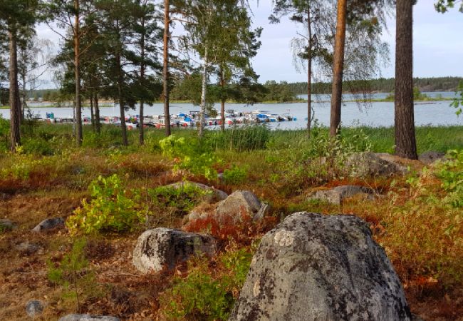 Stuga i Valdemarsvik - Skärgårdsstuga vid Östersjön med delvis havsutsikt Stuga i Valdemarsvik - Skärgårdsstuga vid Östersjön med delvis havsutsikt