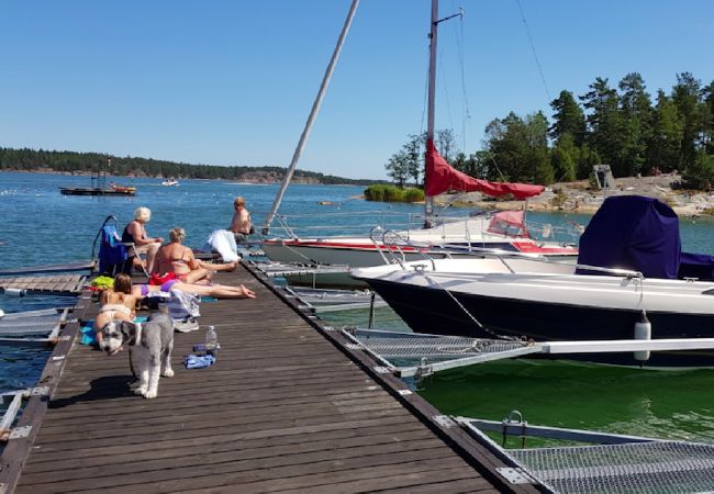 Stuga i Valdemarsvik - Skärgårdsstuga vid Östersjön med delvis havsutsikt Stuga i Valdemarsvik - Skärgårdsstuga vid Östersjön med delvis havsutsikt