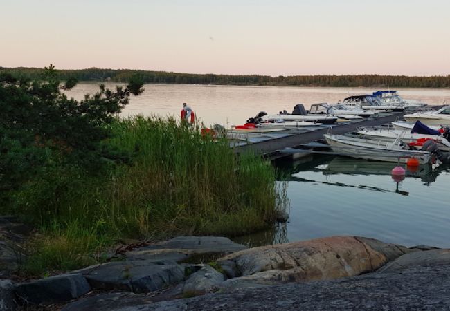 Stuga i Valdemarsvik - Skärgårdsstuga vid Östersjön med delvis havsutsikt Stuga i Valdemarsvik - Skärgårdsstuga vid Östersjön med delvis havsutsikt