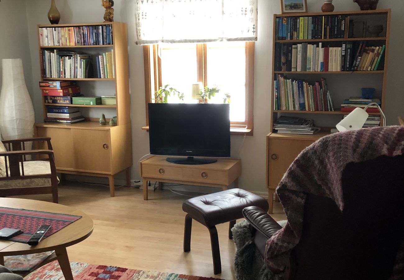 Stuga i Tived - Semester på gård med egen båt