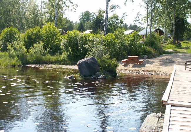 Stuga i Väckelsång - Stort bekvämt fritidshus med privat pool, motorbåt och sjöutsikt