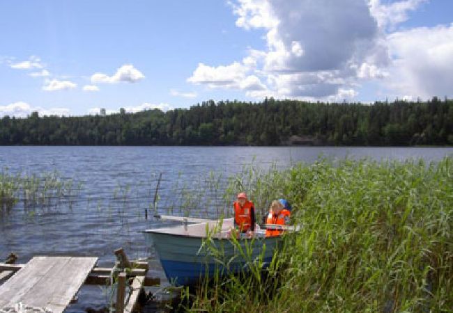 Stuga i Finspång - Stuga med utsikt över sjön Glan