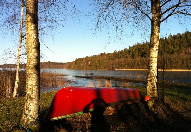 Stuga i Veddige - Stort och sjönära fritidshus i utkanten av skogen  Stuga i Veddige - Stort och sjönära fritidshus i utkanten av skogen