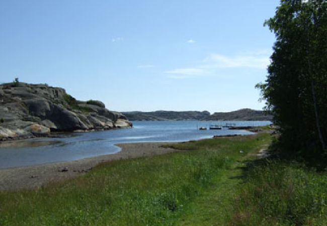 Stuga i Nösund - Semesterhus i västkustens skärgård på ön Valön