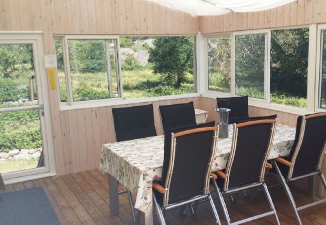 Stuga i Nösund - Semesterhus i västkustens skärgård på ön Valön Stuga i Nösund - Semesterhus i västkustens skärgård på ön Valön