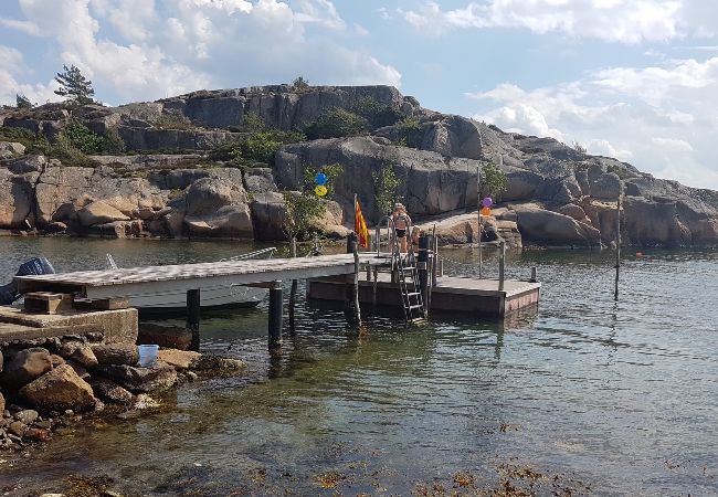 Stuga i Nösund - Semesterhus i västkustens skärgård på ön Valön Stuga i Nösund - Semesterhus i västkustens skärgård på ön Valön