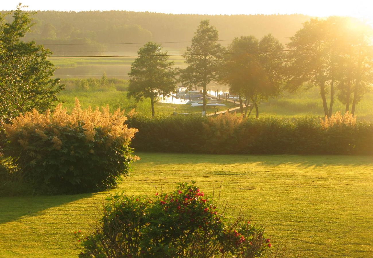 Stuga i Hölö - Sommarstuga Mörkö